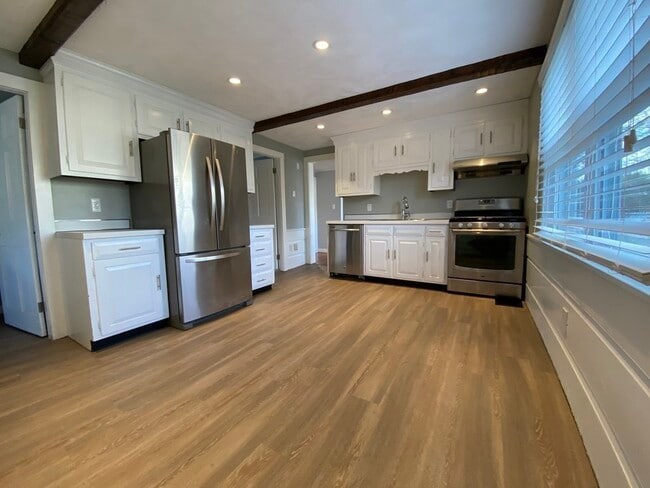 94 Hale St in Beverly, MA - Building Photo - Building Photo