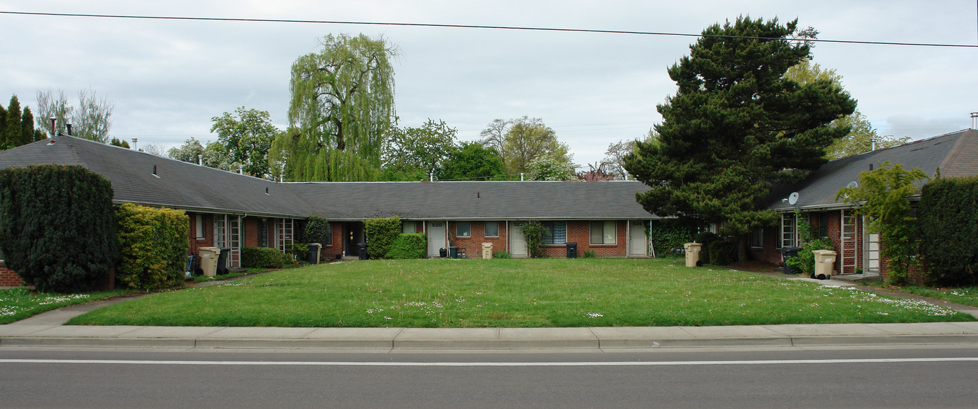 510-532 NW Kings Blvd in Corvallis, OR - Building Photo