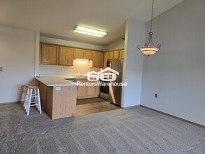 1321 Lake Dr E in Chanhassen, MN - Building Photo - Building Photo