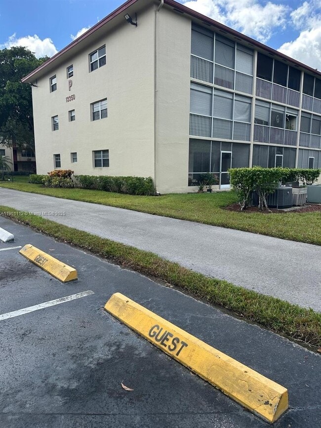 13350 SW 1st St in Pembroke Pines, FL - Building Photo - Building Photo