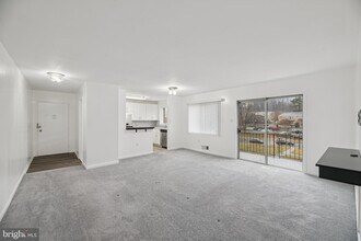 10607 Weymouth St, Unit 201 in Bethesda, MD - Building Photo - Building Photo