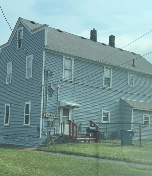 2907 Oakwood Ave in Lorain, OH - Building Photo