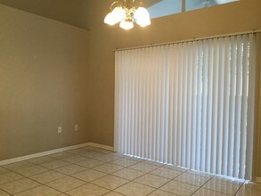 959 Mayfair St in Eustis, FL - Foto de edificio - Building Photo