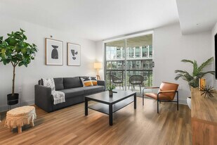 1221 S Eads St in Arlington, VA - Building Photo