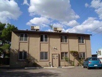 Village Meadows in Phoenix, AZ - Foto de edificio