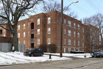 Clifton Cove in Lakewood, OH - Building Photo - Building Photo