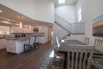524 14th St in Manhattan Beach, CA - Foto de edificio - Building Photo