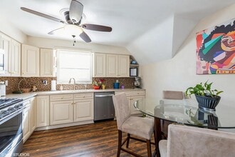 4925 Walsh Ave, Unit 1 in East Chicago, IN - Foto de edificio - Building Photo