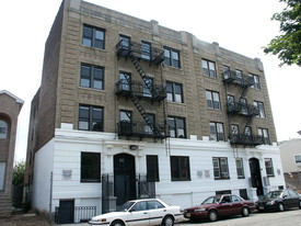 74-76 Broad St Apartments