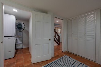 77 Columbus Ave, Unit 1 in Somerville, MA - Foto de edificio - Building Photo