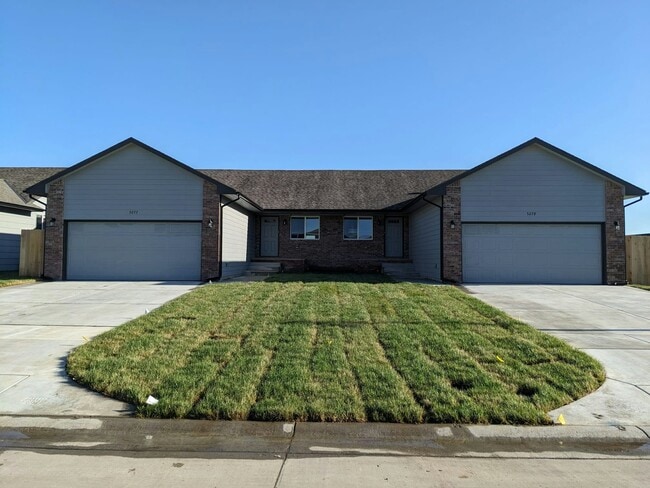 property at 5277 N Toben Ct