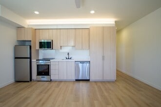 West Lombard in Portland, OR - Building Photo - Interior Photo