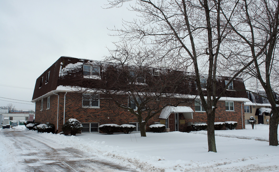 603 E 3rd St in Lockport, IL - Building Photo