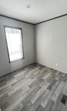 6623 Sleepy Hollow Blvd in Holly, MI - Foto de edificio - Building Photo