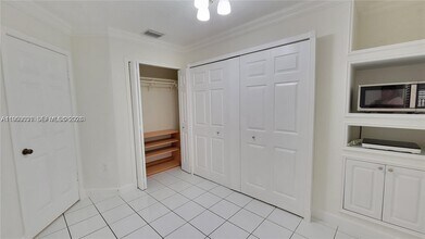 1057 NW 131st Ave in Miami, FL - Building Photo - Building Photo