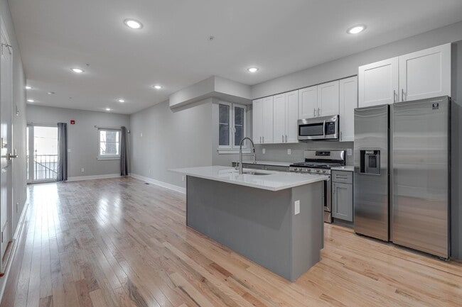 2113 Master St in Philadelphia, PA - Building Photo - Building Photo