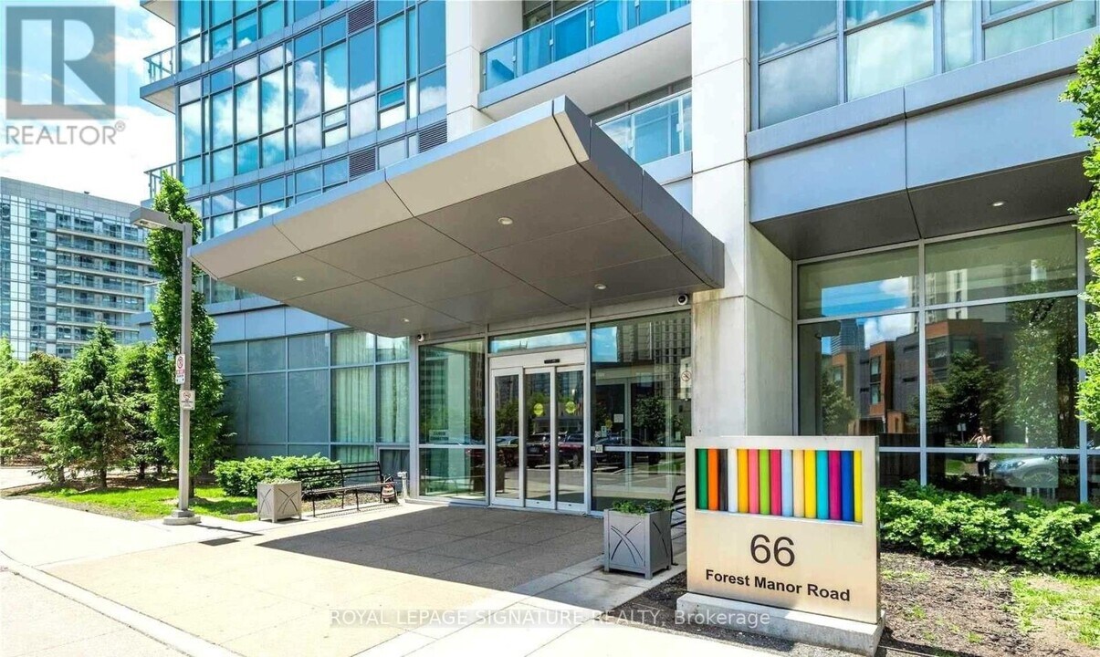 66 Forest Manor Rd in Toronto, ON - Building Photo