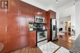 70 Absolute Ave in Mississauga, ON - Building Photo - Building Photo