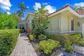 10174 Dover Carriage Ln in Wellington, FL - Building Photo - Building Photo