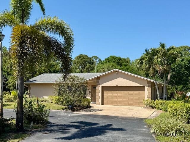 7107-7181 181st Pl N in Jupiter, FL - Building Photo