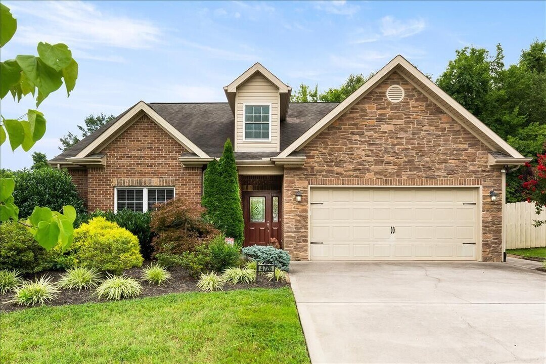 4726 Pecanwood Way NW in Knoxville, TN - Building Photo