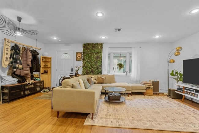 property at 515 44th St