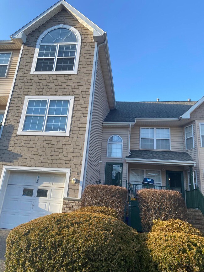 224 Tomahawk Ct Rentals in Belle Mead, NJ