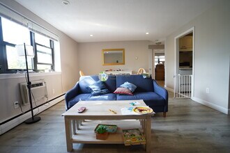 77 Mason Terrace in Brookline, MA - Building Photo - Building Photo