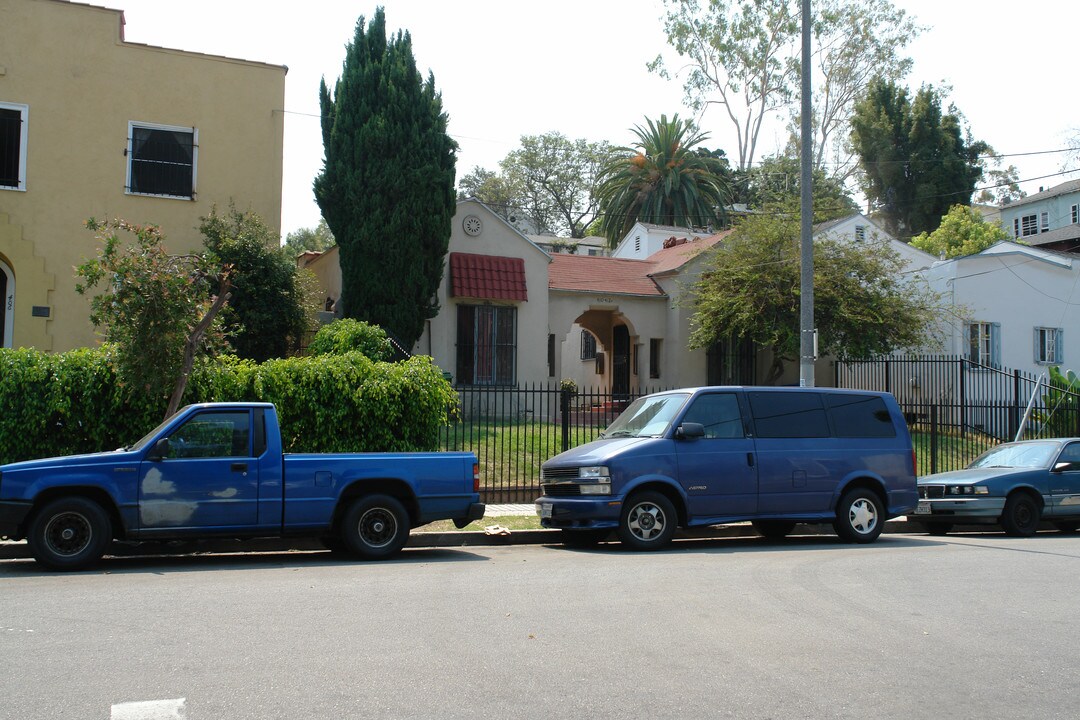 412 S Coronado St in Los Angeles, CA - Building Photo