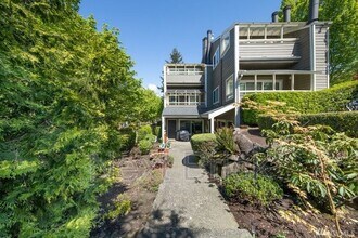 337 2nd Ave S in Kirkland, WA - Building Photo - Building Photo