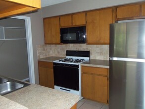 6802 Kenosha Pass in Austin, TX - Building Photo - Building Photo