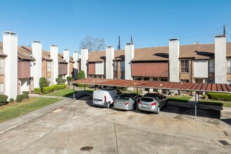 Greens Landing Condominiums in Houston, TX - Building Photo - Building Photo