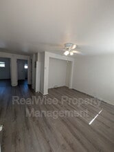 203 NW Pine St in Canyonville, OR - Building Photo - Building Photo