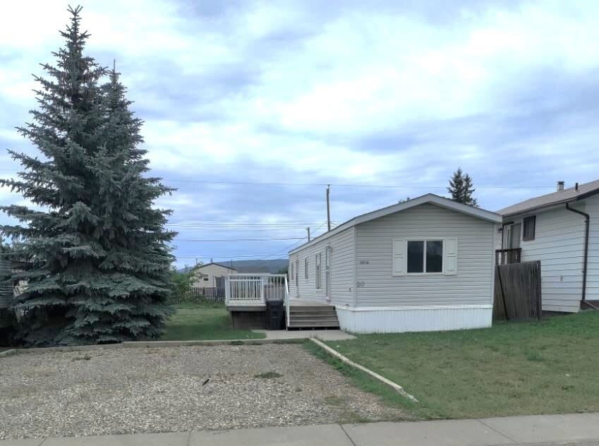 10716-10101 101 St in Taylor, BC - Building Photo