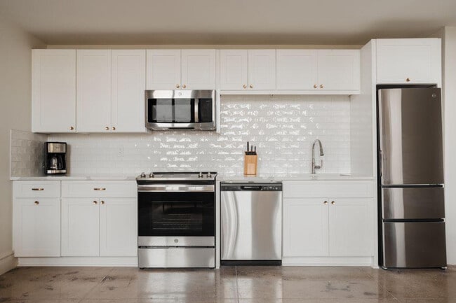 505 E Travis St in San Antonio, TX - Building Photo - Building Photo