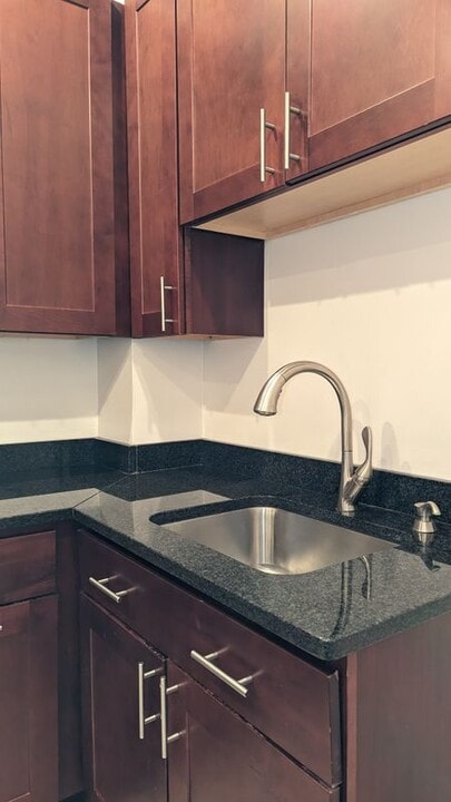 124 W Hamburg St in Baltimore, MD - Building Photo