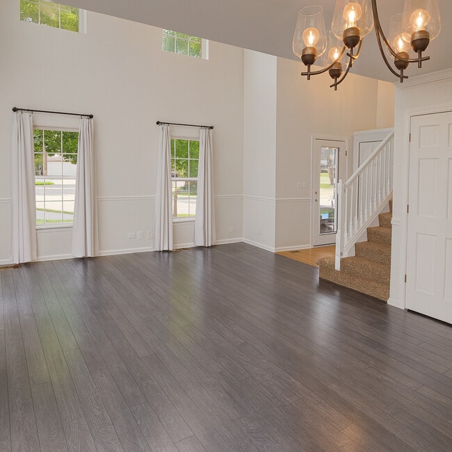 1433 Deer Creek Ln in Lake In The Hills, IL - Building Photo - Building Photo