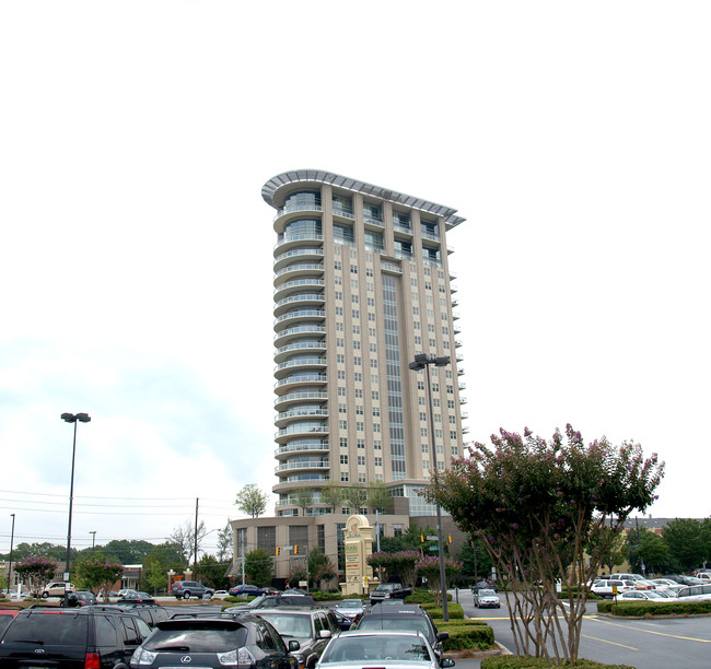 The Phoenix On Peachtree in Atlanta, GA - Foto de edificio - Building Photo