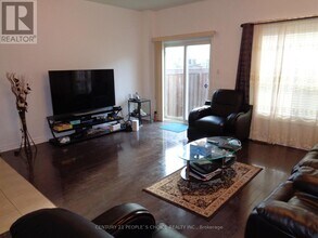 249 Comiskey Crescent in Mississauga, ON - Building Photo - Building Photo