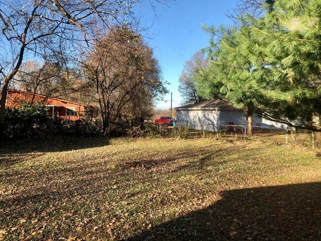 1011 E Mcclernon St in Springfield, MO - Building Photo - Building Photo
