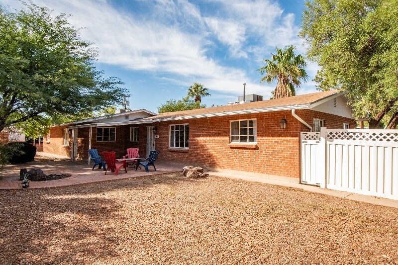 2402 E Copper St in Tucson, AZ - Building Photo