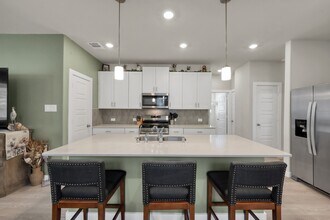 372 Sunrise Ranch Dr in Montgomery, TX - Building Photo - Building Photo