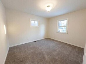 6907 52nd Ave N in Minneapolis, MN - Building Photo - Building Photo