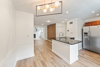 128 Lablanc Way NW, Unit 128 LaBlanc in Atlanta, GA - Building Photo - Building Photo