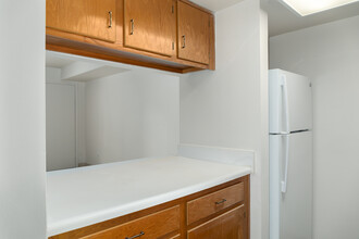 Stonebridge Manor Senior Adult Apartments in Norfolk, VA - Foto de edificio - Interior Photo