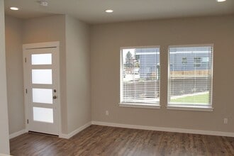 17267 SE Cuyahoga Way in Happy Valley, OR - Building Photo - Building Photo