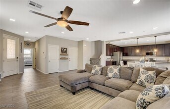 676 Tremaine Ct in Henderson, NV - Foto de edificio - Building Photo