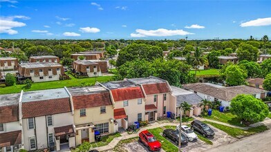 1379 Seaview in North Lauderdale, FL - Building Photo - Building Photo