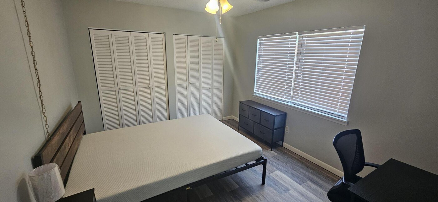 5400 La Moya Ave in Jacksonville, FL - Building Photo