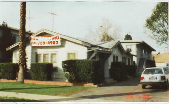 14207 Sylvan St in Van Nuys, CA - Foto de edificio - Building Photo